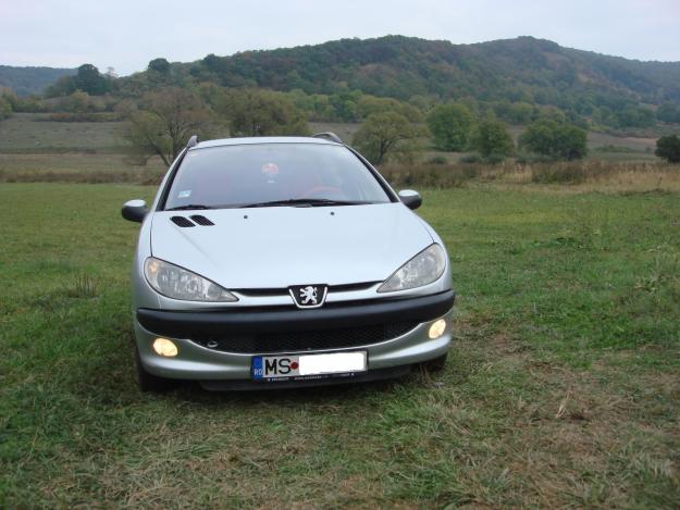 Vand sau Scumb Peugeot 206 break 1,4 benzina an 2003 - Pret | Preturi Vand sau Scumb Peugeot 206 break 1,4 benzina an 2003