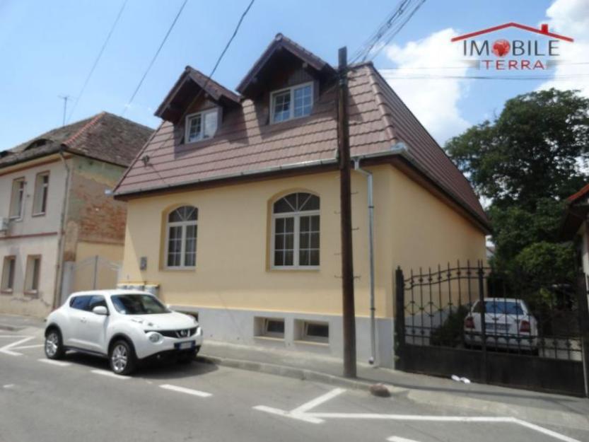 Casa moderna pretabila 2 familii zona Lupeni Sibiu - Pret | Preturi Casa moderna pretabila 2 familii zona Lupeni Sibiu