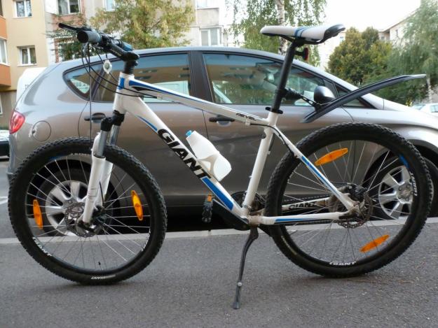 Vand bicicleta mountainbike GIANT REVEL 3 DISC - Pret | Preturi Vand bicicleta mountainbike GIANT REVEL 3 DISC