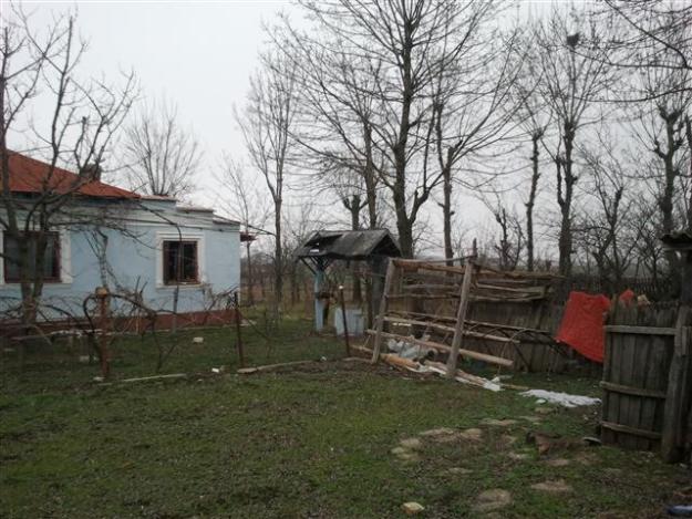 vand casa comuna rociu,sat gliganu de sus - Pret | Preturi vand casa comuna rociu,sat gliganu de sus