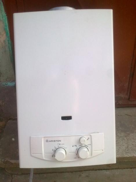Instant pe gaz Ariston Fast 14 litrii pe minut - Pret | Preturi Instant pe gaz Ariston Fast 14 litrii pe minut