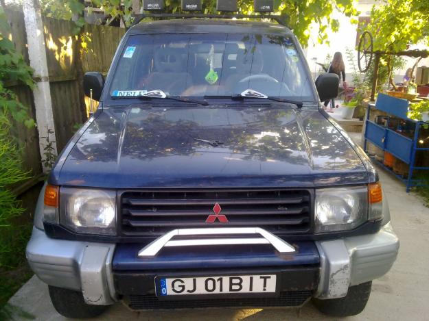 VIND SAU SCHIMB JEEP MITSUBISI MONTERO INMATRICULAT PROPIETAR FABRICATIE 1997 3200 EURO - Pret | Preturi VIND SAU SCHIMB JEEP MITSUBISI MONTERO INMATRICULAT PROPIETAR FABRICATIE 1997 3200 EURO