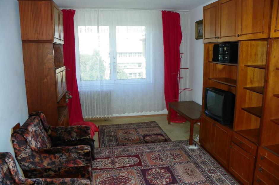 Inchiriez apartament 3 camere - Pret | Preturi Inchiriez apartament 3 camere