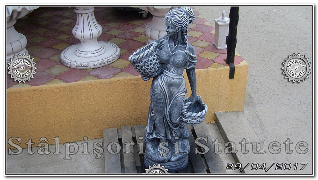 Statueta domnita cu cosulete din beton model S23. - Pret | Preturi Statueta domnita cu cosulete din beton model S23.