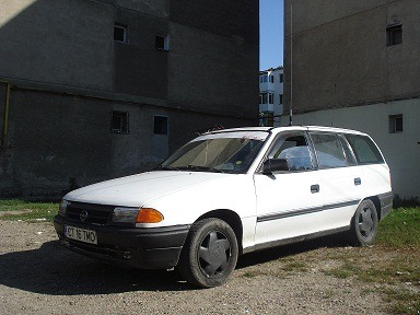 Vand Opel Astra Caravan 1992 - Pret | Preturi Vand Opel Astra Caravan 1992