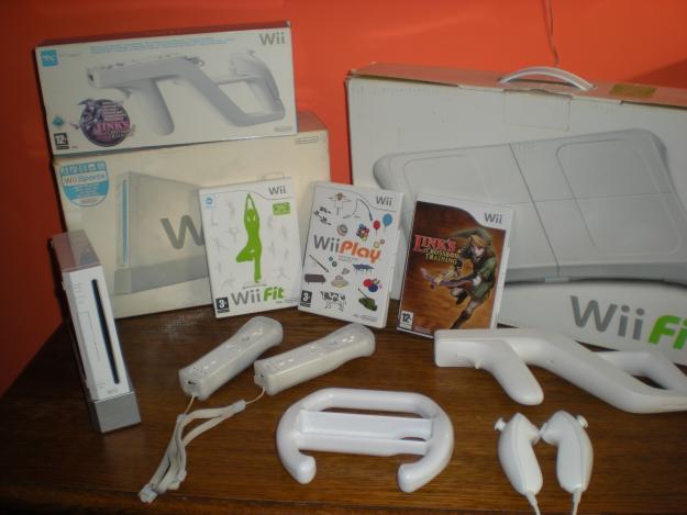 Nintendo Wii + Accesorii - Pret | Preturi Nintendo Wii + Accesorii