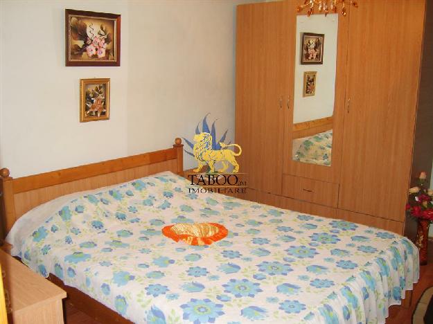 Apartament la casa de vanzare in Sibiu pe strada Lunga - Pret | Preturi Apartament la casa de vanzare in Sibiu pe strada Lunga