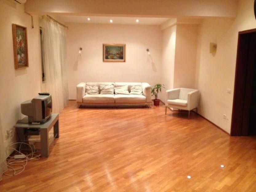 Apartament 3 camere in zona Universitate - Pret | Preturi Apartament 3 camere in zona Universitate