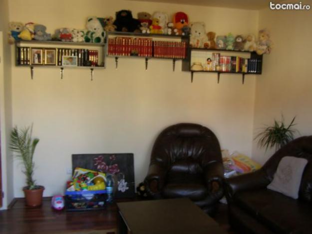 3 CAMERE zona Spital Judetean 70mp finisat 33000euro neg - Pret | Preturi 3 CAMERE zona Spital Judetean 70mp finisat 33000euro neg