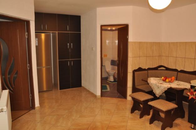 Apartament la casa 2 camere,50mp renovat, - Pret | Preturi Apartament la casa 2 camere,50mp renovat,