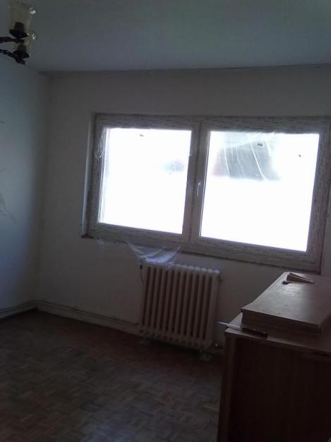 Vand apart.3 camere 38000 euro negociabil- izolatie bloc, termopane si usa blindata noi - Pret | Preturi Vand apart.3 camere 38000 euro negociabil- izolatie bloc, termopane si usa blindata noi
