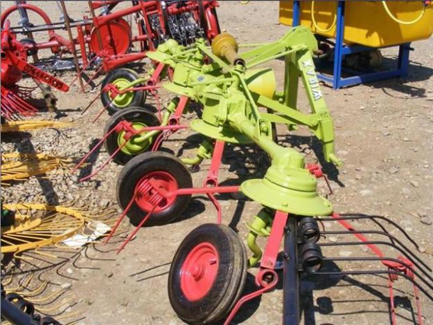 Masini agricole - Grebla de strans fan Claas 4 capuri W - Pret | Preturi Masini agricole - Grebla de strans fan Claas 4 capuri W