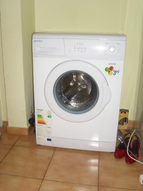 VAND MASINA SPALAT NOUA ARCTIC C 800 A IN GARANTIE ! - Pret | Preturi VAND MASINA SPALAT NOUA ARCTIC C 800 A IN GARANTIE !