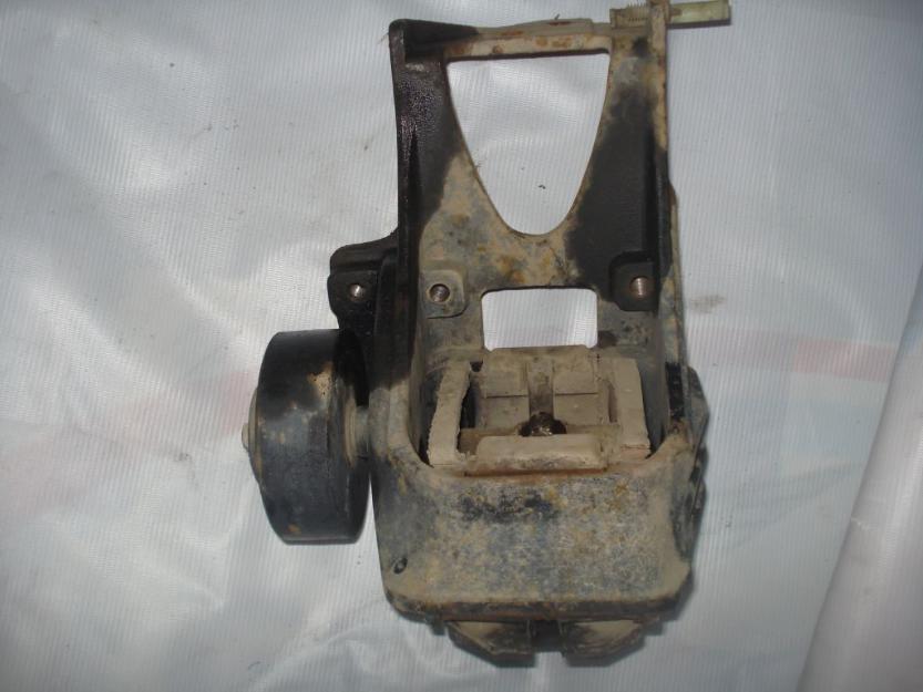 Suport motor stanga Ford Transit 01.2000 - 05.2006 motorizare 2.0 DI - Pret | Preturi Suport motor stanga Ford Transit 01.2000 - 05.2006 motorizare 2.0 DI