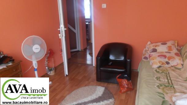 Vand apartament cu 3 camere decomandate, pe Banca Nationala, la etajul 2 - Pret | Preturi Vand apartament cu 3 camere decomandate, pe Banca Nationala, la etajul 2