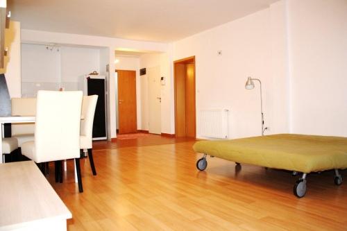 Apartament cu doua camere, spatios si luminos, situat in Avantgarden. € 350 - Pret | Preturi Apartament cu doua camere, spatios si luminos, situat in Avantgarden. € 350