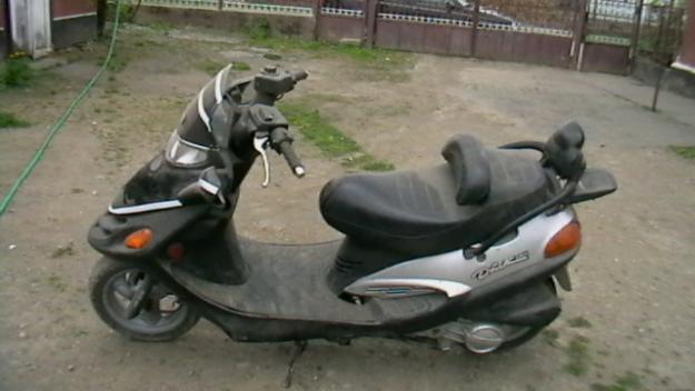 Vand scuter Kymco Dinc 150 ccm - Pret | Preturi Vand scuter Kymco Dinc 150 ccm