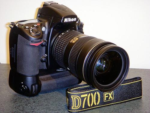 Nikon D700 SLR Body with 24-70mm f/2.8G and Sandisk 8GB .....1200usd - Pret | Preturi Nikon D700 SLR Body with 24-70mm f/2.8G and Sandisk 8GB .....1200usd