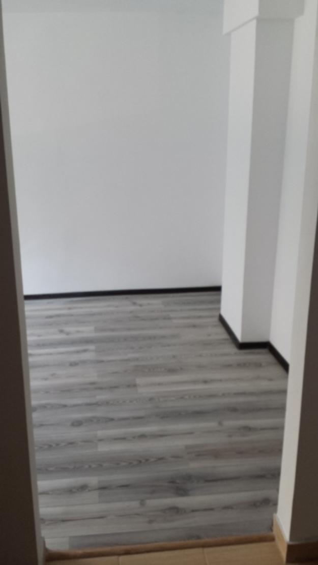 Vand apartament 2 camere Mioveni,liber,recent renovat - Pret | Preturi Vand apartament 2 camere Mioveni,liber,recent renovat