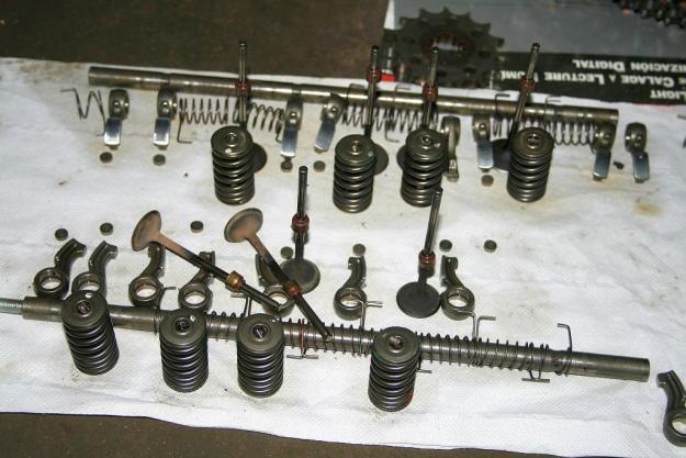 Set supape , culbutori , arcuri , pastile, sigurante , simeringuri , axe culbutori Kawasak - Pret | Preturi Set supape , culbutori , arcuri , pastile, sigurante , simeringuri , axe culbutori Kawasak