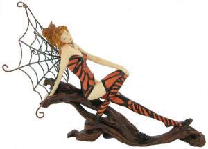 Spider Fairy on Tree Trunk - Pret | Preturi Spider Fairy on Tree Trunk