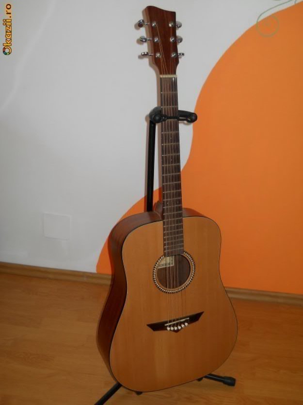 Chitara acustica 