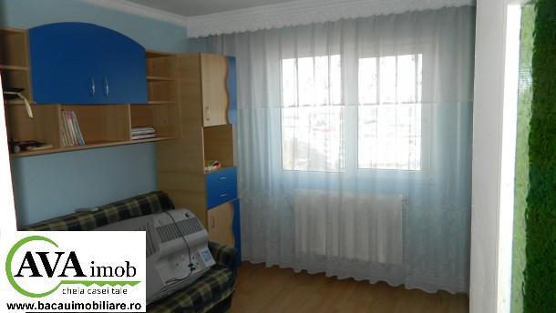 Vand apartament cu 3 camere decomandat, pe Str. Alecu Russo - Pret | Preturi Vand apartament cu 3 camere decomandat, pe Str. Alecu Russo