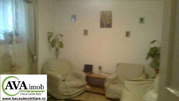 Ofer spre vanzare apartament cu 2 camere decomandat, in zona centrala - Pret | Preturi Ofer spre vanzare apartament cu 2 camere decomandat, in zona centrala
