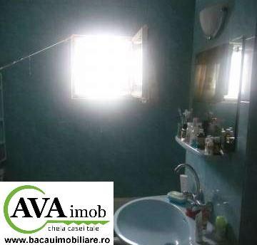 Vand apartament cu 3 camere decomandat zona Cora cu o suprafata de 70 mp - Pret | Preturi Vand apartament cu 3 camere decomandat zona Cora cu o suprafata de 70 mp