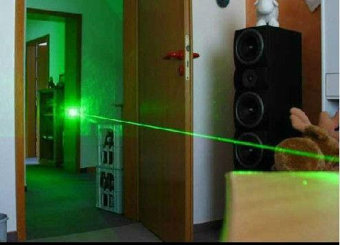 LASER POINTER FOARTE PUTERNIC 5000 M - Pret | Preturi LASER POINTER FOARTE PUTERNIC 5000 M