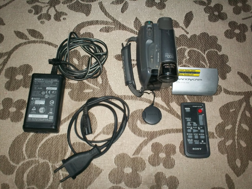 Vand Sony DCR-HC 24 handycam minidv - Pret | Preturi Vand Sony DCR-HC 24 handycam minidv