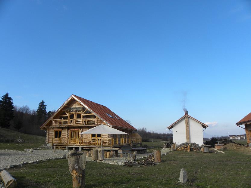 Cazare in zona Predeal, Rasnov, Bran Moeciu la Ferma agroturistica Floare de Maces - Pret | Preturi Cazare in zona Predeal, Rasnov, Bran Moeciu la Ferma agroturistica Floare de Maces