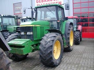 Oferta Tractor John Deere Model 6910 100CP din 2000 - Pret | Preturi Oferta Tractor John Deere Model 6910 100CP din 2000