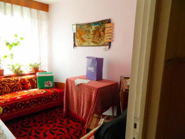 Vand Urgent in Bacau apartament 2 camere, Zona Centrala, etaj 3 - Pret | Preturi Vand Urgent in Bacau apartament 2 camere, Zona Centrala, etaj 3