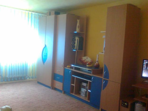 Vand apartament 3 camere decomandat - Pret | Preturi Vand apartament 3 camere decomandat