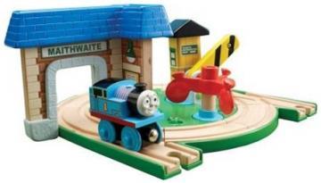 Set statie cu sens giratoriu - Thomas Wooden Railway - Pret | Preturi Set statie cu sens giratoriu - Thomas Wooden Railway