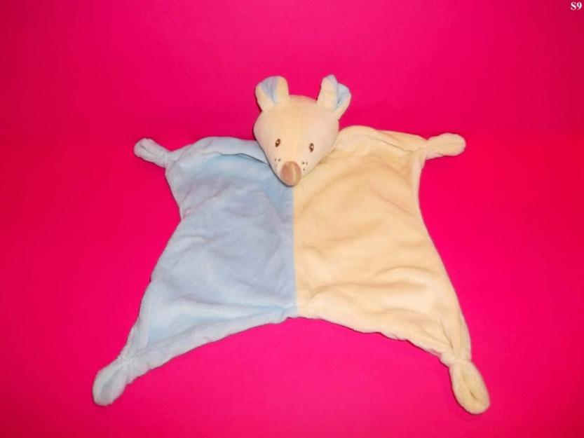 jucarii jucarie pentru bebelusi paturica textila cu soricel de la paradise toys - Pret | Preturi jucarii jucarie pentru bebelusi paturica textila cu soricel de la paradise toys