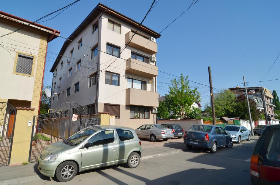 Vand Apartament 3cam zona Jiului Damaroaia - Pret | Preturi Vand Apartament 3cam zona Jiului Damaroaia