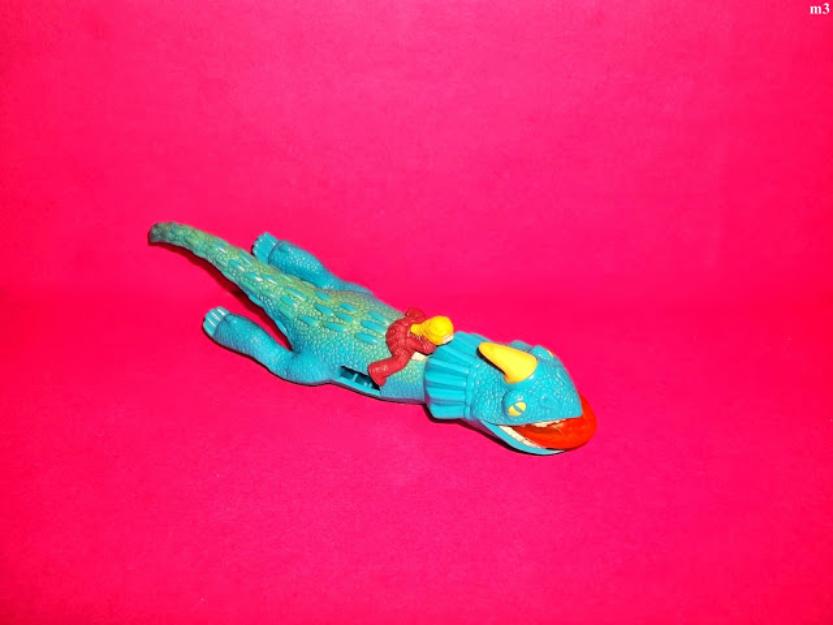 jucarii figurina dragon ce merge pe jos cu motoras din plastic de la mc donlds - Pret | Preturi jucarii figurina dragon ce merge pe jos cu motoras din plastic de la mc donlds