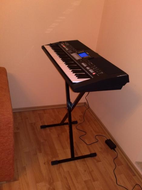 VAND YAMAHA PSR S550 BLACK + STAND - Pret | Preturi VAND YAMAHA PSR S550 BLACK + STAND