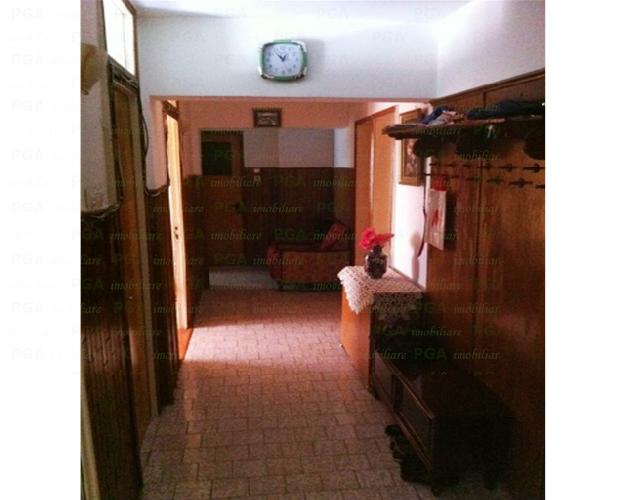 Vanzare apartament 3 camere zona Mosilor Fainari - Pret | Preturi Vanzare apartament 3 camere zona Mosilor Fainari