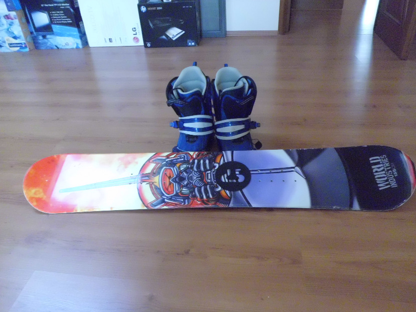 Vand echipament complet snowboard(placa,legaturi si boots) - Pret | Preturi Vand echipament complet snowboard(placa,legaturi si boots)