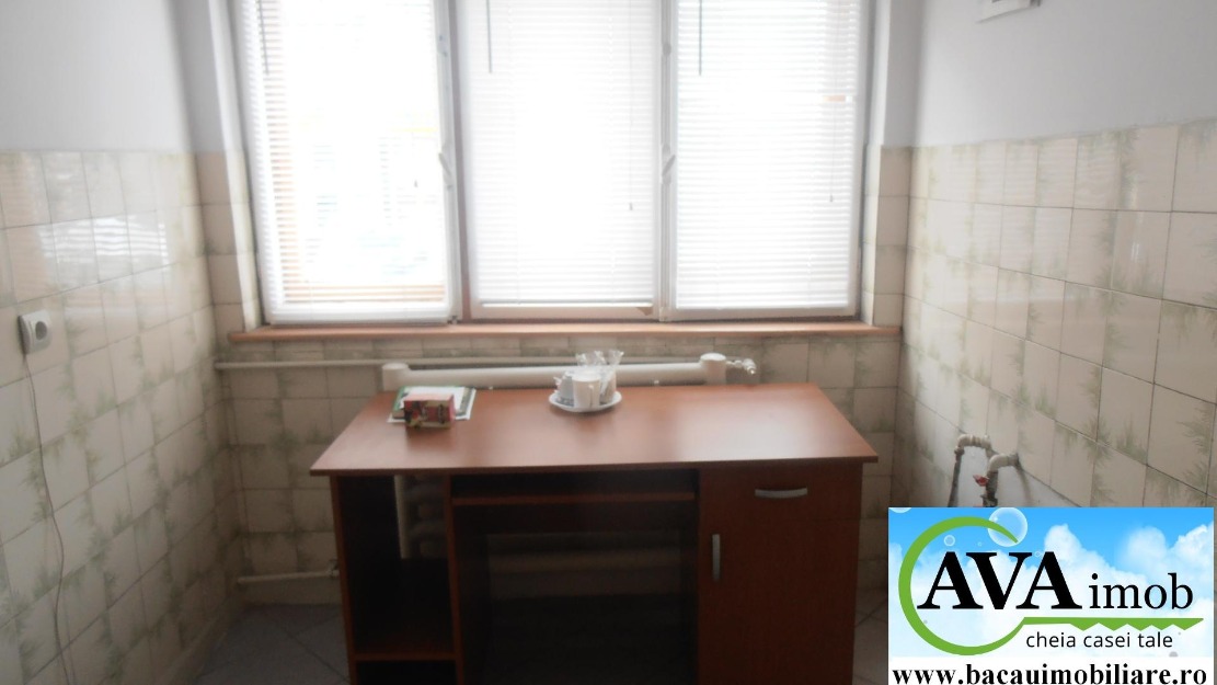 Inchiriez apartament 2 camere la parter - Pret | Preturi Inchiriez apartament 2 camere la parter