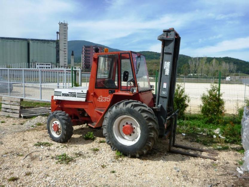 Vând moto-stivuitor manitou 4x4 - Pret | Preturi Vând moto-stivuitor manitou 4x4