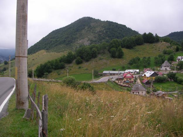 vand teren in zona turistica deosebita,culoarul Rucar-Bran - Pret | Preturi vand teren in zona turistica deosebita,culoarul Rucar-Bran