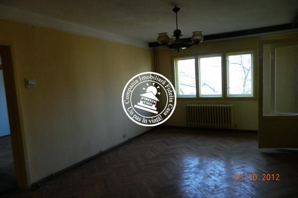 Apartament 4 camere de vanzare Iasi Podu Ros Cantemir - Pret | Preturi Apartament 4 camere de vanzare Iasi Podu Ros Cantemir
