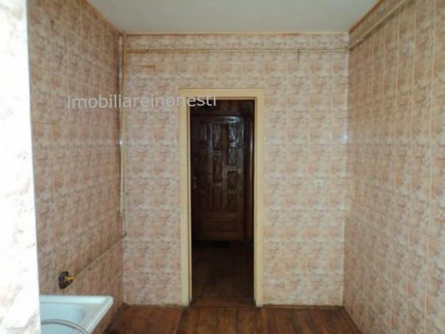 vand apartament cu 3 camere - Pret | Preturi vand apartament cu 3 camere