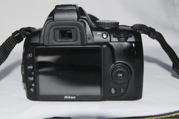Nikon D3000- - Pret | Preturi Nikon D3000-