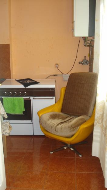Vand apartament la curte comuna - Pret | Preturi Vand apartament la curte comuna