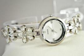 Guess Silver-tone Flower Bracelet U95054L1 - Pret | Preturi Guess Silver-tone Flower Bracelet U95054L1
